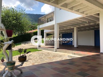 Se vende Parcela en Condominio Castilla Real - Pinchote