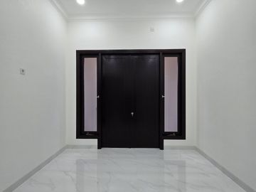 Rumah baru design classic di Pondok Bambu Jakarta Timur