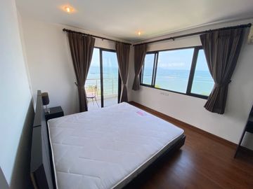 Sea view condo for sale Srirachacha Condo, large room, 2 bedrooms, fully furnished.