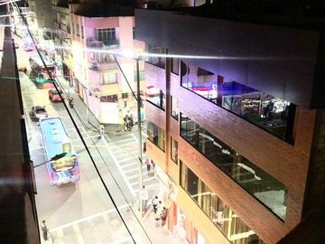 BAJÓ DE PRECIO!!!! OPORTUNIDAD ÚNICA!!! DEPARTAMENTO DE IMPAKTO EN LA MEJOR ZONA COMERCIAL DE AMBATO