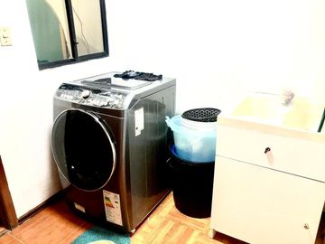 BAJÓ DE PRECIO!!!! OPORTUNIDAD ÚNICA!!! DEPARTAMENTO DE IMPAKTO EN LA MEJOR ZONA COMERCIAL DE AMBATO