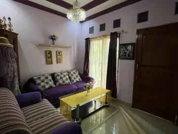 Rumah Hook di Komplek Nuansa Pesanggrahan, Pinggir Jalan Raya