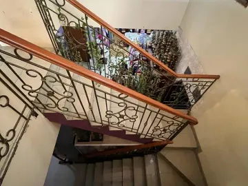 Rumah Hook di Komplek Nuansa Pesanggrahan, Pinggir Jalan Raya
