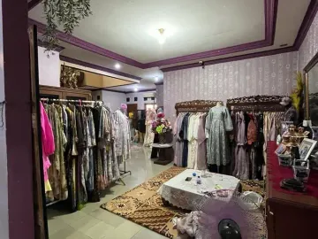 Rumah Hook di Komplek Nuansa Pesanggrahan, Pinggir Jalan Raya