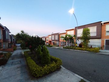 HERMOSA CASA UNIFAMILIAR CERCA AL CENTRO COMERCIAL SAN NICOLAS RIONEGRO
