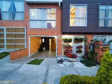 HERMOSA CASA UNIFAMILIAR CERCA AL CENTRO COMERCIAL SAN NICOLAS RIONEGRO