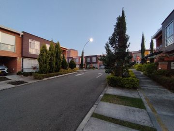 HERMOSA CASA UNIFAMILIAR CERCA AL CENTRO COMERCIAL SAN NICOLAS RIONEGRO