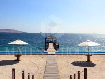 SE VENDE - CASA DE TRES NIVELES EN CONDOMINIO NAUTICO, PARACAS