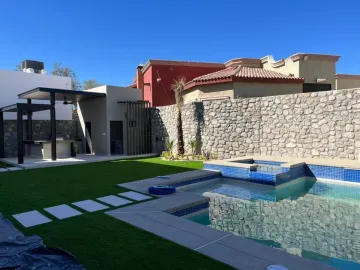 CASA EN VENTA EN CAMPOS ELISEOS CON ALBERCA