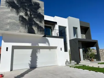 CASA EN VENTA EN CAMPOS ELISEOS CON ALBERCA
