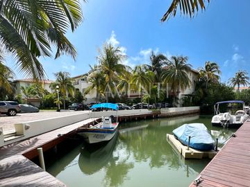 Casa en Venta, Isla Dorada Residencial, Cancún Quintana Roo.
