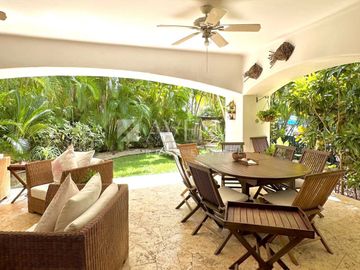 Casa en Venta, Isla Dorada Residencial, Cancún Quintana Roo.