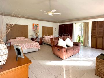 Casa en Venta, Isla Dorada Residencial, Cancún Quintana Roo.