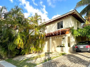 Casa en Venta, Isla Dorada Residencial, Cancún Quintana Roo.