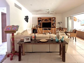 Casa en Venta, Isla Dorada Residencial, Cancún Quintana Roo.