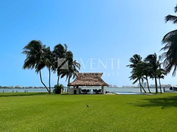 Casa en Venta, Isla Dorada Residencial, Cancún Quintana Roo.