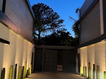 Moderna Casa NUEVA e Inteligente con Alberca y 4 Recámaras!