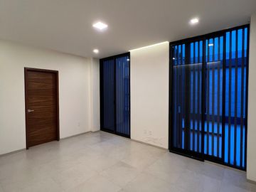 Moderna Casa NUEVA e Inteligente con Alberca y 4 Recámaras!