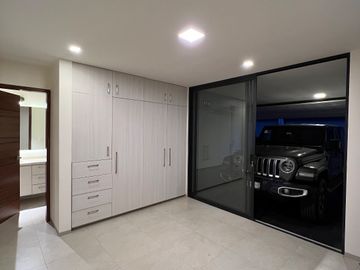 Moderna Casa NUEVA e Inteligente con Alberca y 4 Recámaras!