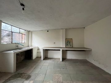 Casa rentera en venta en la Av. Pío Jaramillo