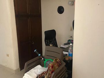 Venta de Casa Dividida en 2 Apartamentos Barrio Manga.