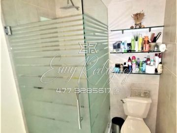 CASA EN VENTA COL. PORTALES DE LA ARBOLEDA. León,Gto; 3 REC, EQUIPADA, 2.5 BAÑOS.