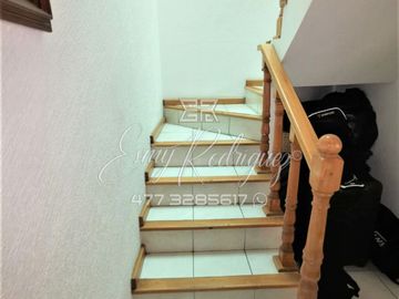 CASA EN VENTA COL. PORTALES DE LA ARBOLEDA. León,Gto; 3 REC, EQUIPADA, 2.5 BAÑOS.