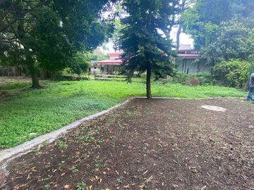 VENDO CASA COMO TERRENO EN CUERNAVACA, GRAN UBICACIÓN, ZONA FRESCA.