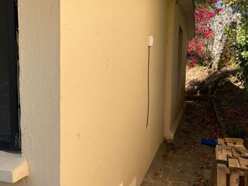 VENDO CASA COMO TERRENO EN CUERNAVACA, GRAN UBICACIÓN, ZONA FRESCA.