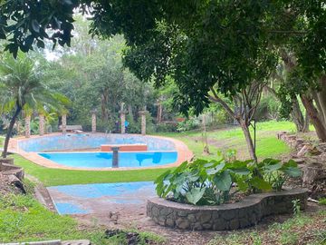 VENDO CASA COMO TERRENO EN CUERNAVACA, GRAN UBICACIÓN, ZONA FRESCA.