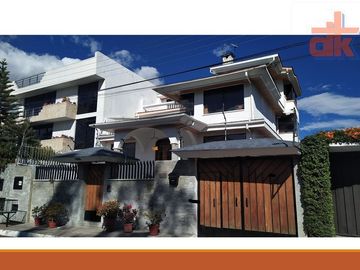 De Venta Casa de Lujo 700m2 habitables Cumbaya La Primavera