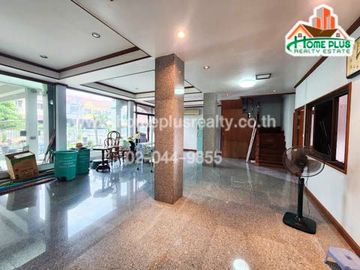หมู่บ้านสุภาพร สามโคก ปทุมธานี (วิวริมน้ำ 2 หลังติดกัน เหมาะสำหรับเป็น Home Office)