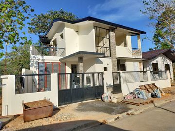 HOUSE AND LOT FOR SALE IN CORON, PALAWAN