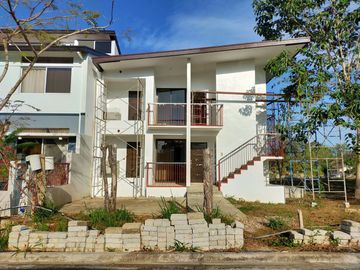 HOUSE AND LOT FOR SALE IN CORON, PALAWAN