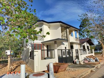 HOUSE AND LOT FOR SALE IN CORON, PALAWAN