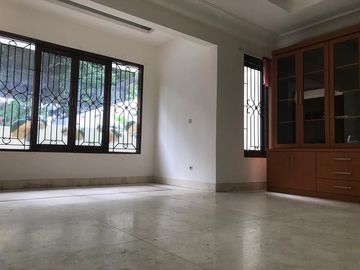 DISEWA RUMAH (Ada Kolam Renang) DI JL.PANGERAN ANTASARI RAYA JAKARTA SELATAN