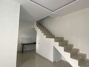 Rumah 2 Lantai Murah di Kalideres