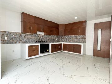 CASA EN VENTA (ejido) DENTRO DE PRIVADA EN CACALOMACAN A 5min DE PASEO COLON DE TOLUCA