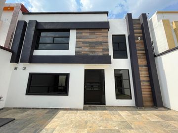 CASA EN VENTA (ejido) DENTRO DE PRIVADA EN CACALOMACAN A 5min DE PASEO COLON DE TOLUCA
