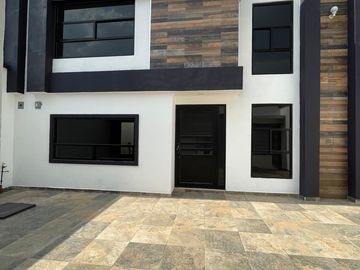 CASA EN VENTA (ejido) DENTRO DE PRIVADA EN CACALOMACAN A 5min DE PASEO COLON DE TOLUCA