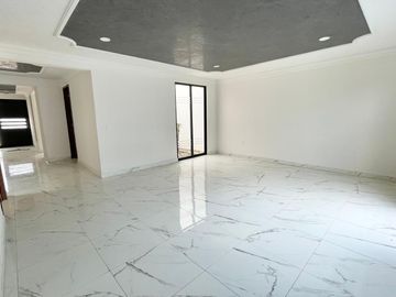 CASA EN VENTA (ejido) DENTRO DE PRIVADA EN CACALOMACAN A 5min DE PASEO COLON DE TOLUCA