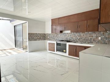 CASA EN VENTA (ejido) DENTRO DE PRIVADA EN CACALOMACAN A 5min DE PASEO COLON DE TOLUCA