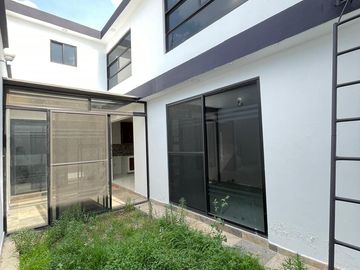 CASA EN VENTA (ejido) DENTRO DE PRIVADA EN CACALOMACAN A 5min DE PASEO COLON DE TOLUCA