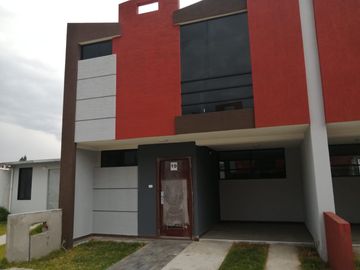 CASA EN VENTA POR ESTRENAR SANTA ROSA