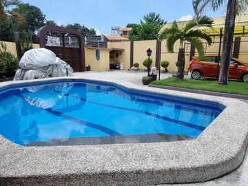 1296sqm Corner  Lot  with 4 units 2-storey apartment and Bungalow House with pool for SALE in Malabanias Angeles City Pampanga