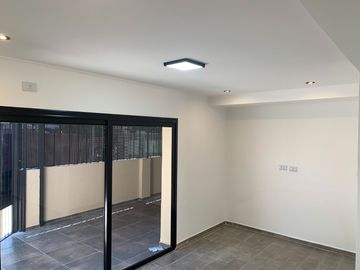 EN VENTA HERMOSA Y COMODA CASA A ESTRENAR