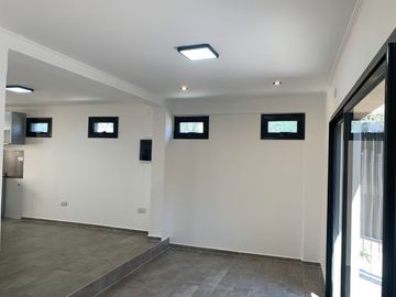 EN VENTA HERMOSA Y COMODA CASA A ESTRENAR