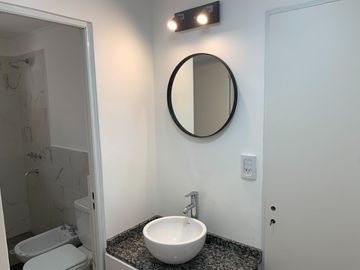EN VENTA HERMOSA Y COMODA CASA A ESTRENAR