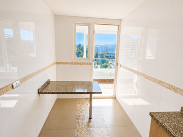 Mejor Sector de Viña | Amplio 3D+2B | Terraza Cerrada | Muy Soleado | Estacionamiento