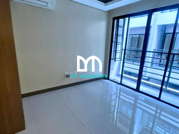 For Sale: 3-Storey Townhouse at Teacher's Village, Quezon City